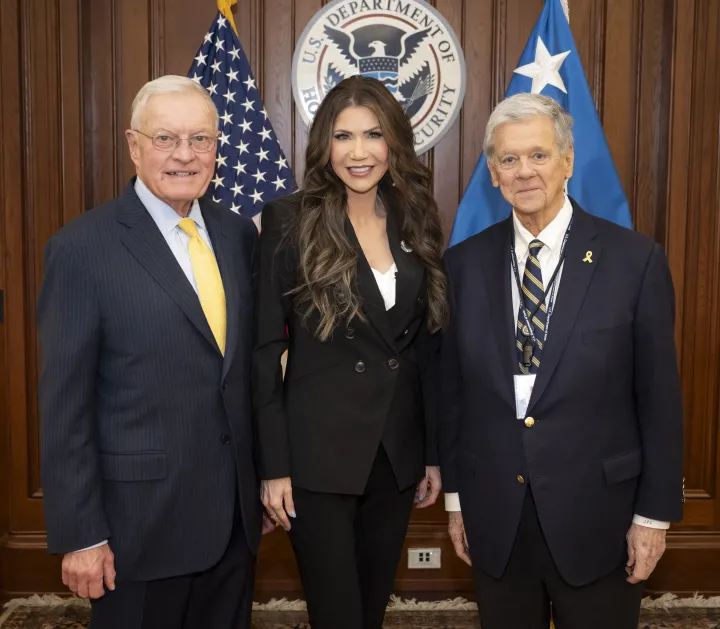 Cover photo for the collection "DHS Secretary Kristi Noem Meets with Joseph Keith Kellogg"